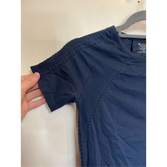 🔴 Athleta Navy Blue Foothill Laser Cut Athletic Short Sleeve Tee Size XS - Picture 8 of 11